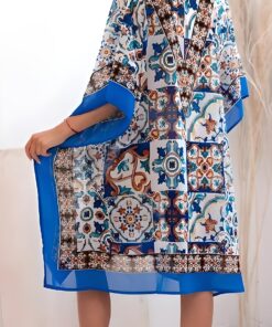 Damske plazove ponco s orientalnim vzorem chrpove modra zada