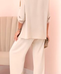 Damsky komplet s halenkou s nahrdelnikem a sirokymi nohavicemi bezovy zada