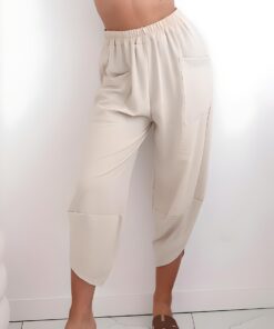 Kalhoty se sirokymi nohavicemi a kapsami bezova